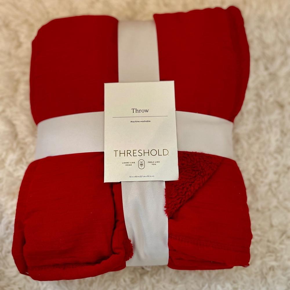 Threshold Red Textured Throw Blanket 50x60 Plush Sherpa Lining‎ Machine Washable
